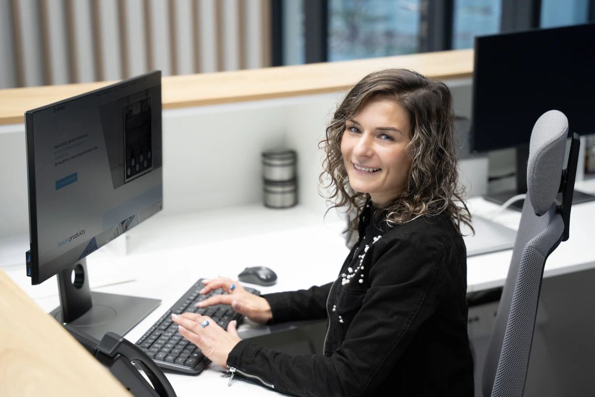 Связаться с нами