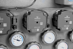 PrimoBox AZB 305 с гидрострелкой, 2 контура без смешивания и 1 контур со смесительным клапаном и приводом ARM