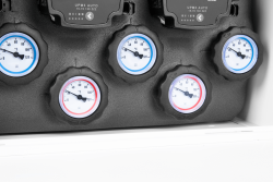 PrimoBox AZB 305 с гидрострелкой, 2 контура без смешивания и 1 контур со смесительным клапаном и приводом ARM