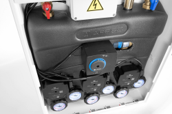 PrimoBox AZB 351 с гидрострелкой, 1 контур без смешивания, 1 контур со смесительным клапаном и приводом ARM и 1 контур с термостатическим клапаном ATM